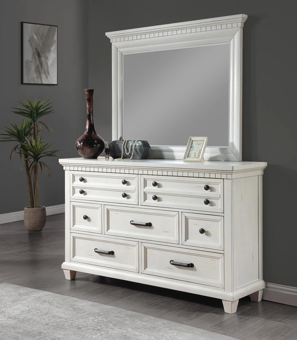 B078 White Dresser