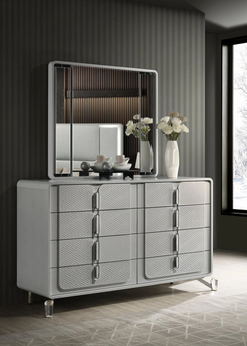 Cool Gray Chest