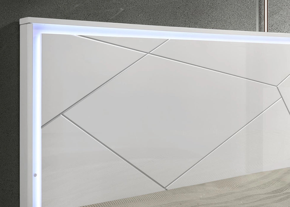 White/Gray Line King Bed