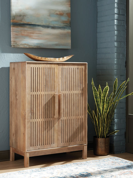 Pellamour Bar Cabinet - Furniture Bros & Mattress (Bolingbrook, IL)