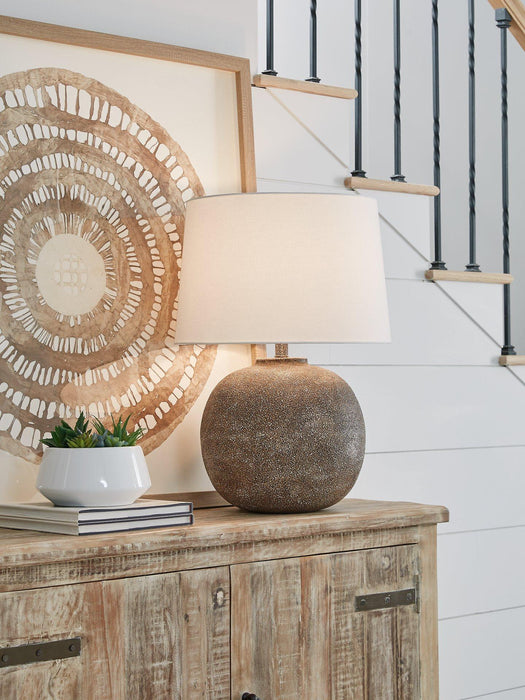 Neavesboro Lamp Set - Furniture Bros & Mattress (Bolingbrook, IL)