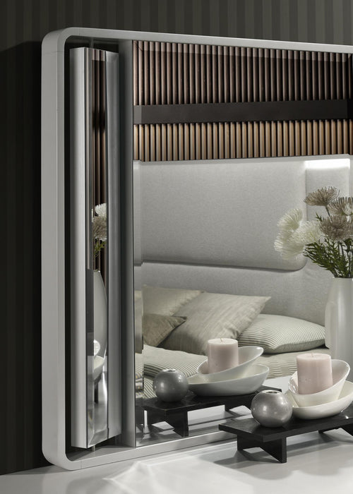 King Bed - Dresser - Mirror