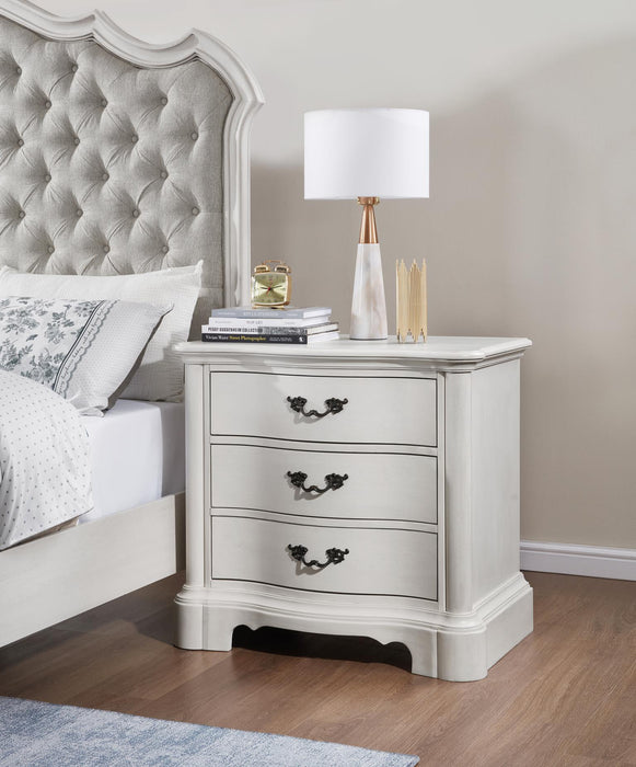 Antique White Chest - Furniture Bros & Mattress (Bolingbrook, IL)