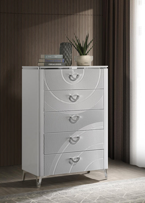 Queen Bed - Dresser - Mirror