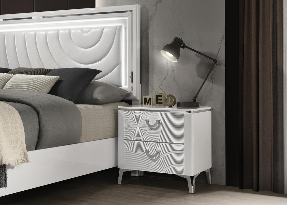 Queen Bed - Dresser - Mirror
