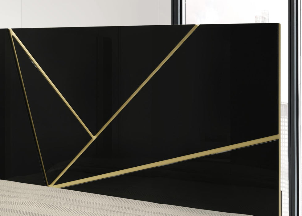 Queen Bed - Dresser - Mirror