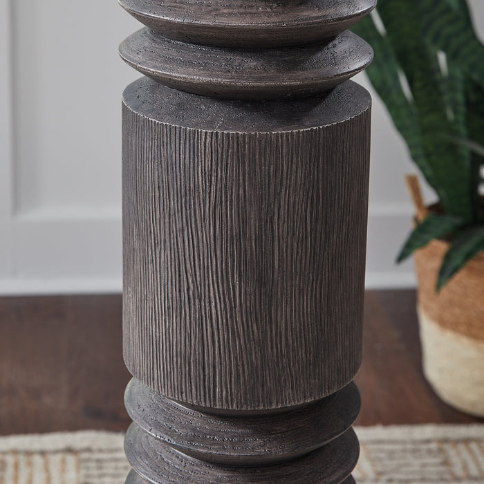 Fainwell Floor Lamp - Furniture Bros & Mattress (Bolingbrook, IL)