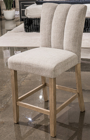 Larawyn Counter Height Barstool - Furniture Bros & Mattress (Bolingbrook, IL)