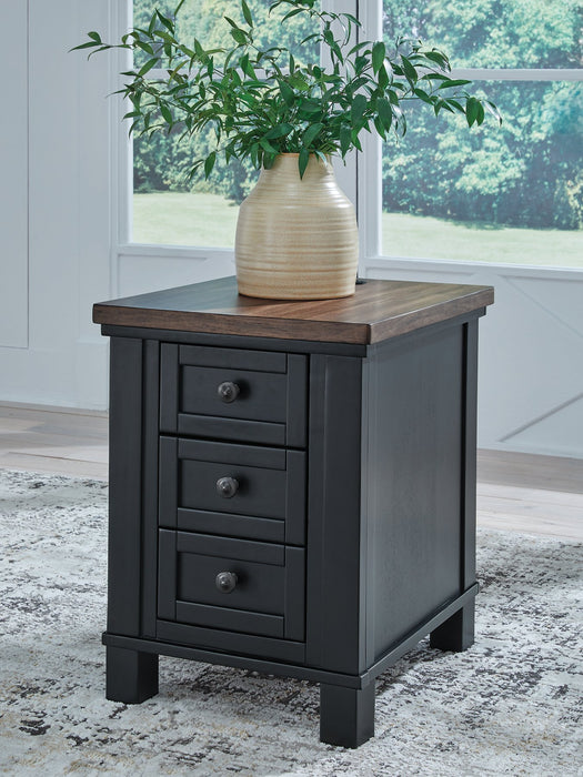 Wildenauer Chairside End Table - Furniture Bros & Mattress (Bolingbrook, IL)